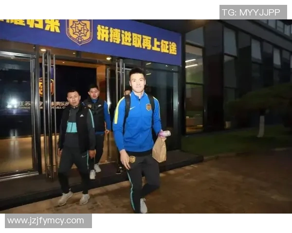梅州客家迎战苏宁全力争胜双方球迷热情高涨期待精彩对决